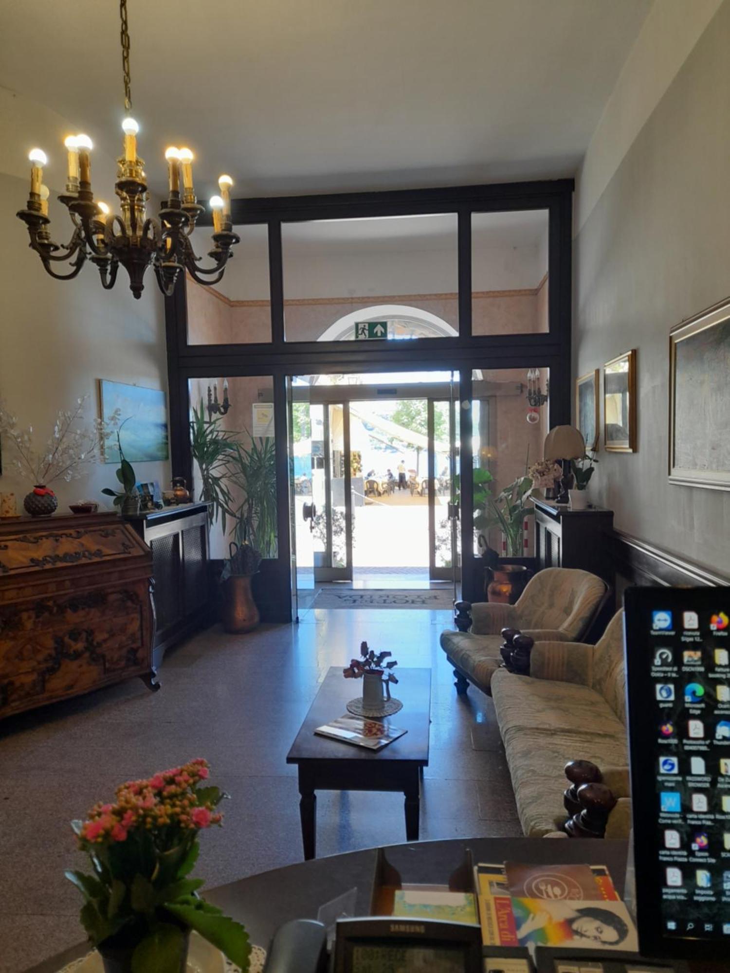 Hotel Florida Arona Εξωτερικό φωτογραφία