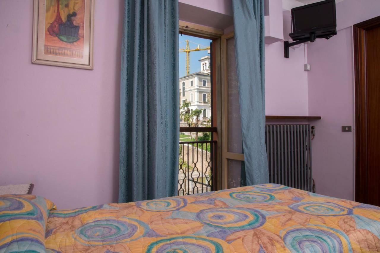 Hotel Florida Arona Εξωτερικό φωτογραφία