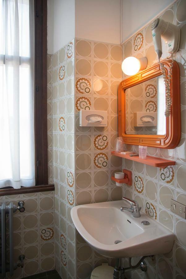 Hotel Florida Arona Εξωτερικό φωτογραφία